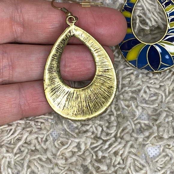 PAINTED ENAMEL TEARDROP DANGLE HOOK EARRINGS BRASS ART DECO HIPPIE FESTIVAL - Picture 2 of 3